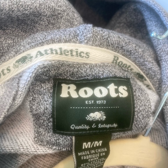 Heather Grey Roots hoodie w/ front pocket - Size M - Picture 4 of 14